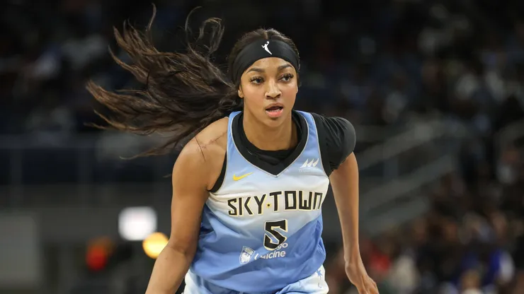 Angel Reese (5 Chicago Sky) in action during the game between the Chicago Sky and Los Angeles Sparks