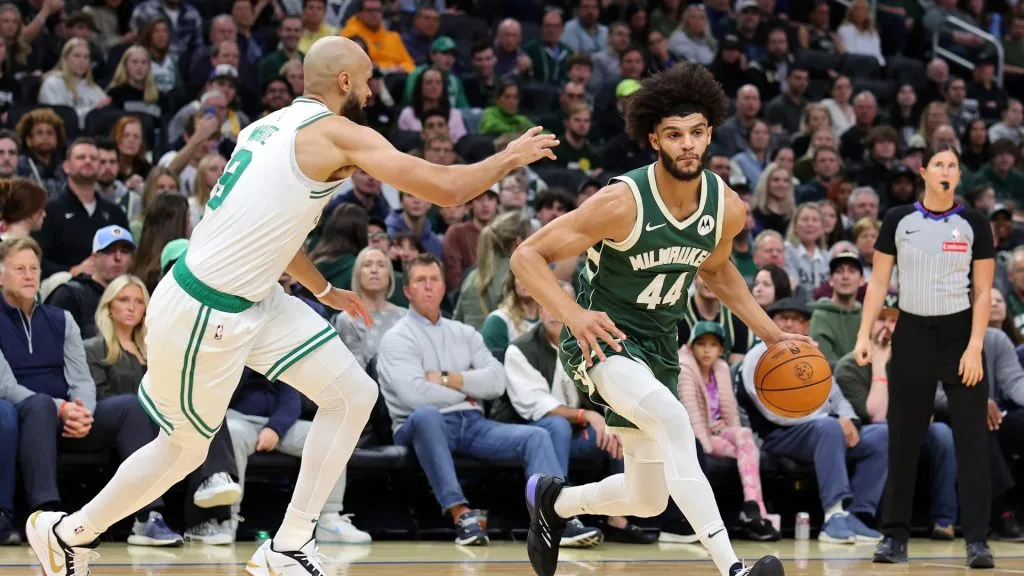 Andre Jackson Jr. dribbling