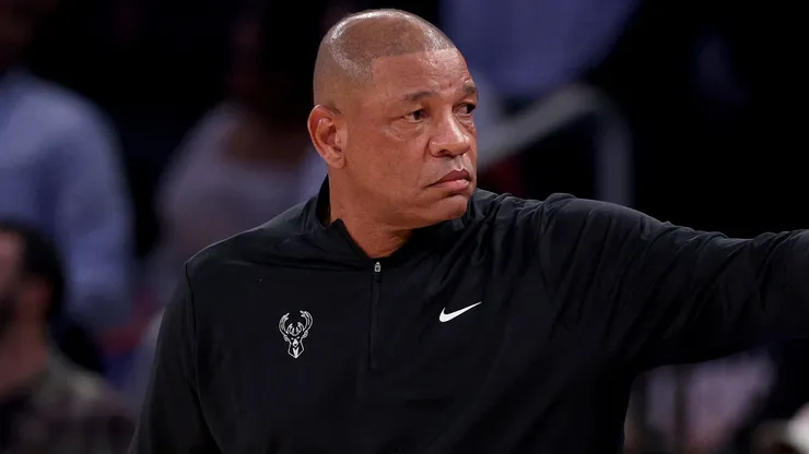 Head coach Doc Rivers of the Milwaukee Bucks directs his players in the first half against the New York Knicks at Madison Square Garden on November 08, 2024 in New York City.