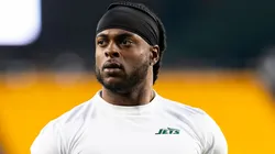 New York Jets wide receiver Davante Adams (17) looks on before the regular season NFL, American Football Herren, USA football game between the New York Jets and Pittsburgh Steelers on October 20, 2024 at Acrisure Stadium in Pittsburgh, PA.