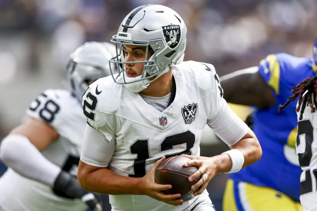 INGLEWOOD, CALIFORNIA – OCTOBER 20: Aidan O’Connell #12 of the Las Vegas Raiders runs with the ball against the Los Angeles Rams during the first quarter at SoFi Stadium on October 20, 2024 in Inglewood, California. (Photo by Katelyn Mulcahy/Getty Images)