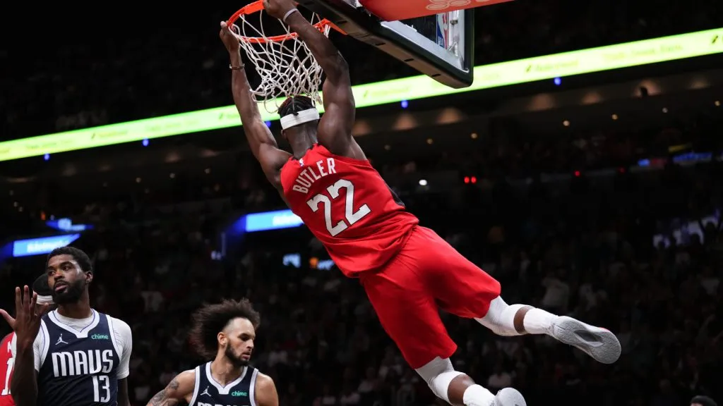 Jimmy Butler (22) Miami Heat vs Dallas Mavericks