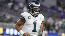 Philadelphia Eagles quarterback Jalen Hurts (1) jogs during the Philadelphia Eagles vs Los Angeles Rams NFL, American Football Herren, USA game on November 24, 2024, at SoFI Stadium in Inglewood, CA.