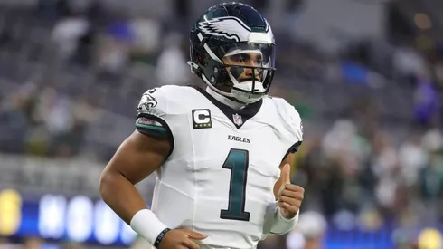 Philadelphia Eagles quarterback Jalen Hurts (1) jogs during the Philadelphia Eagles vs Los Angeles Rams NFL, American Football Herren, USA game on November 24, 2024, at SoFI Stadium in Inglewood, CA.