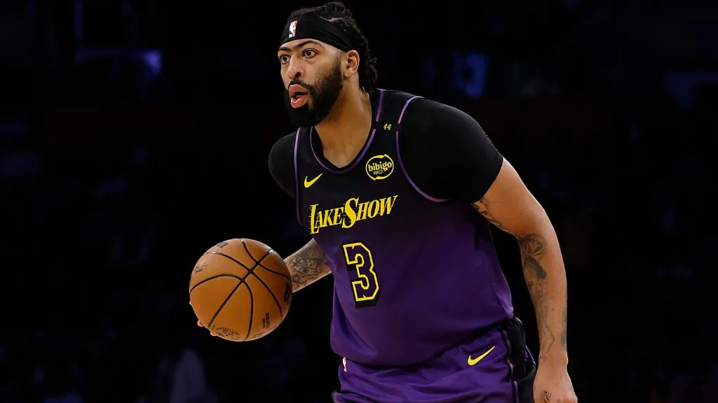 Anthony Davis #3 of the Los Angeles Lakers at Crypto.com Arena