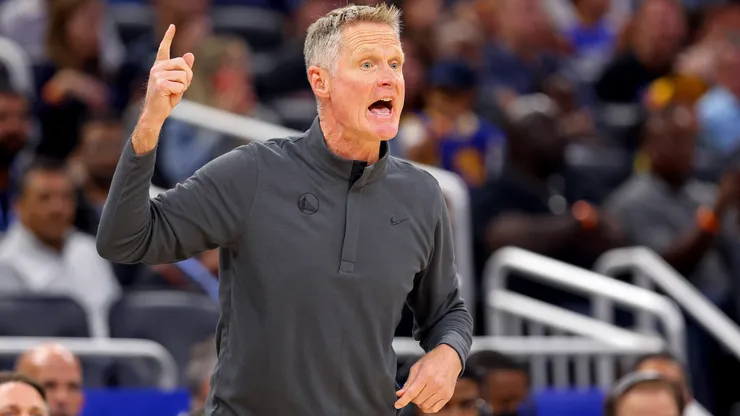 Golden State Warriors head coach Steve Kerr reacts to a play during a game against the Orlando Magic