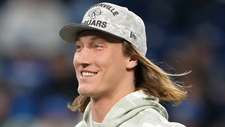Trevor Lawrence #16 of the Jacksonville Jaguars looks on during warm ups before a game against the Detroit Lions at Ford Field on November 17, 2024 in Detroit, Michigan.