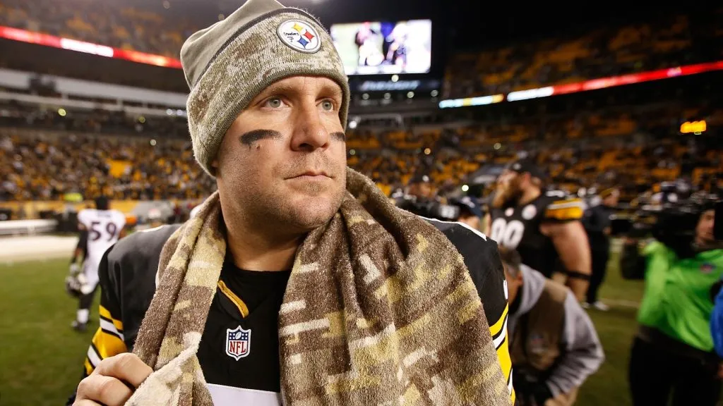 Ben Roethlisberger #7 of the Pittsburgh Steelers walks off the field after a 43-23 win over the Baltimore Ravens at Heinz Field on November 2, 2014. (Source: Gregory Shamus/Getty Images)