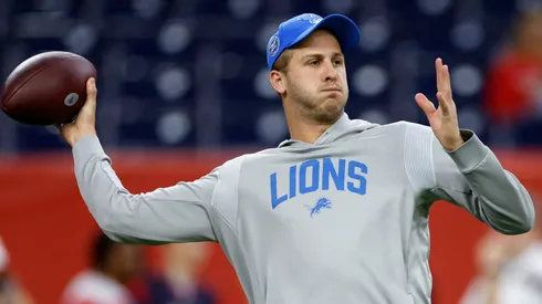 Jared Goff #16 of the Detroit Lions warms up prior to the game against the Houston Texans at NRG Stadium on November 10, 2024 in Houston, Texas.