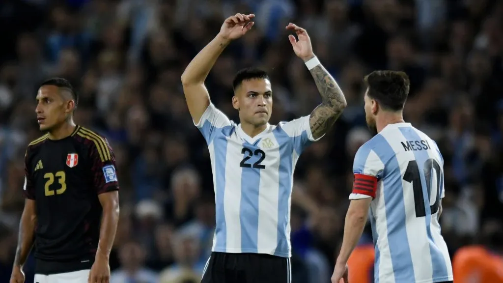 lautaro martinez celebrates