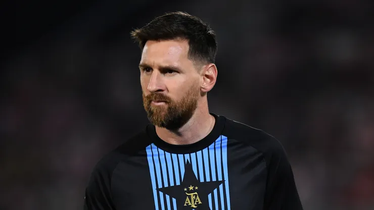 Lionel Messi of Argentina looks on (Christian Alvarenga/Getty Images)