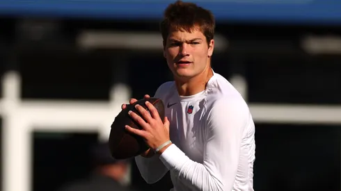 Quarterback Drake Maye #10 of the New England Patriots warms up prior to a game against the Los Angeles Rams at Gillette Stadium on November 17, 2024 in Foxborough, Massachusetts.