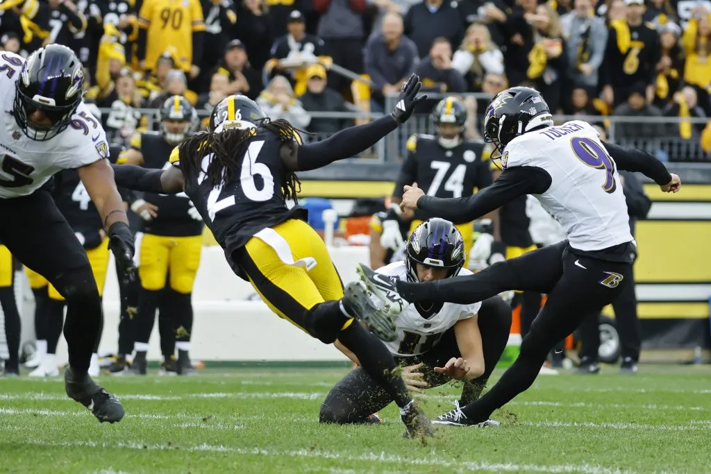 PITTSBURGH, PENNSYLVANIA – NOVEMBER 17: Justin Tucker #9 of the Baltimore Ravens kicks a field goal in the third quarter of a game against the Pittsburgh Steelers at Acrisure Stadium on November 17, 2024 in Pittsburgh, Pennsylvania. (Photo by Justin K. Aller/Getty Images)