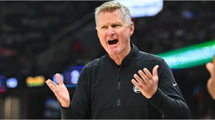 Head coach Steve Kerr of the Golden State Warriors reacts during the first quarter against the Cleveland Cavaliers at Rocket Mortgage Fieldhouse on November 08, 2024 in Cleveland, Ohio.