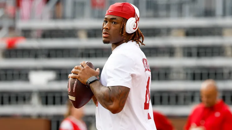 Alabama vs Wisconsin SEP 14 September 14, 2024: Alabama Crimson Tide quarterback Jalen Milroe (4) warming up before the NCAA Football game between the Alabama Crimson Tide and the Wisconsin Badgers at Camp Randall Stadium in Madison, WI. Darren Lee CSM.