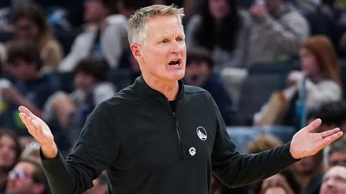 Head coach Steve Kerr Golden State Warriors reacts to a foul call in the second quarter against the Los Angeles Clippers at Chase Center