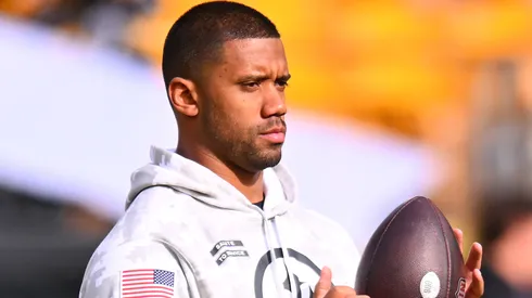 Russell Wilson #3 of the Pittsburgh Steelers warms up prior to a game against the Baltimore Ravens at Acrisure Stadium on November 17, 2024 in Pittsburgh, Pennsylvania.