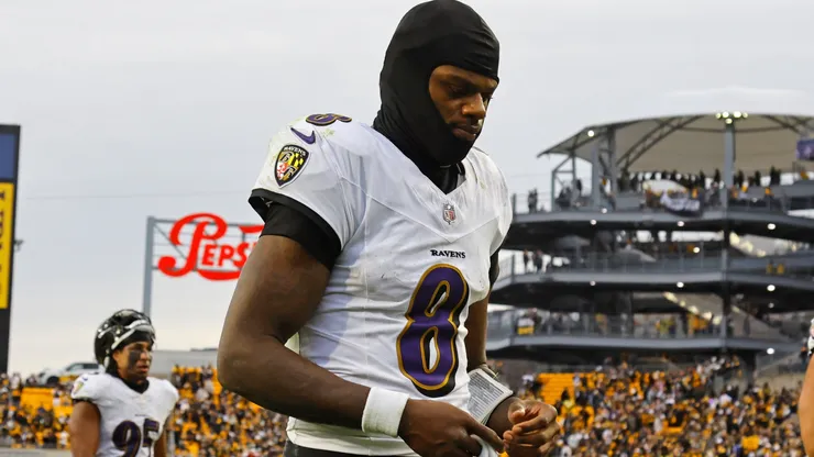 Lamar Jackson #8 of the Baltimore Ravens walks off the field after losing to the Pittsburgh Steelers 18-16 on November 17, 2024 at Acrisure Stadium in Pittsburgh, Pennsylvania.