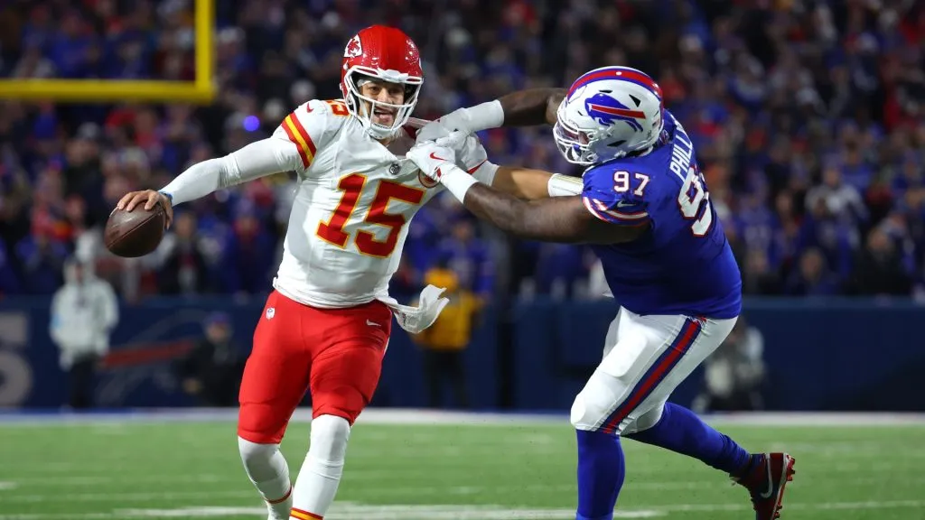 Jordan Phillips #97 of the Buffalo Bills attempts to sack Patrick Mahomes #15 of the Kansas City Chiefs during the fourth quarter at Highmark Stadium on November 17, 2024 in Orchard Park, New York.