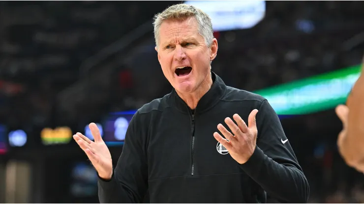 Head coach Steve Kerr of the Golden State Warriors reacts during the first quarter against the Cleveland Cavaliers at Rocket Mortgage Fieldhouse on November 08, 2024 in Cleveland, Ohio.
