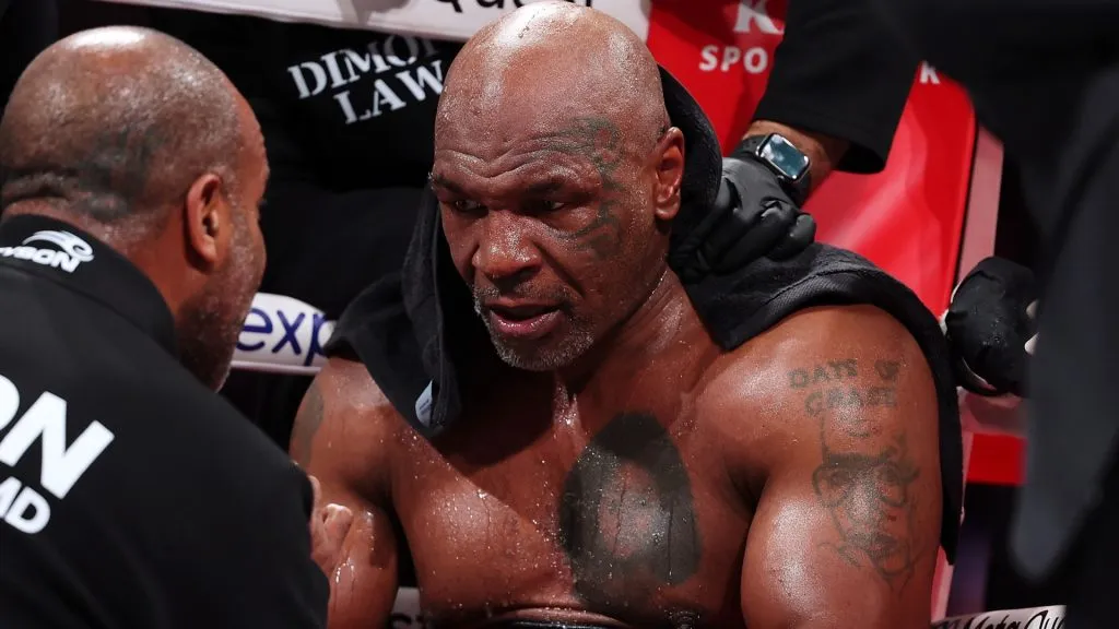 Mike Tyson fights during LIVE On Netflix: Jake Paul vs. Mike Tyson at AT&amp;T Stadium on November 15, 2024. (Source: Al Bello/Getty Images for Netflix © 2024)