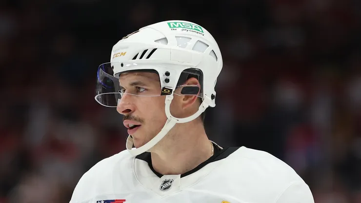 Sidney Crosby #87 of the Pittsburgh Penguins skates against the Washington Capitals at Capital One Arena on November 08, 2024 in Washington, DC.