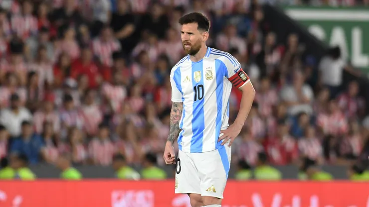 Lionel Messi reacts during the match between Argentina and Paraguay