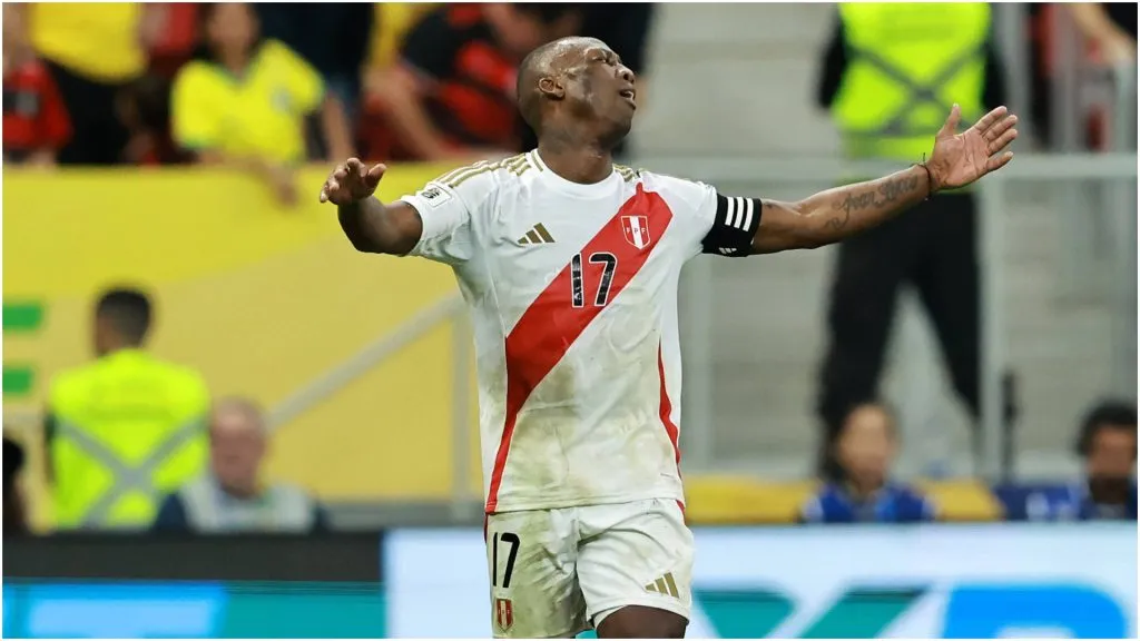 Luis Advincula of Peru – IMAGO / Action Plus