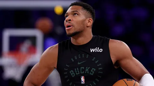Giannis Antetokounmpo #34 of the Milwaukee Bucks warms up before the game against the New York Knicks at Madison Square Garden on November 08, 2024 in New York City.