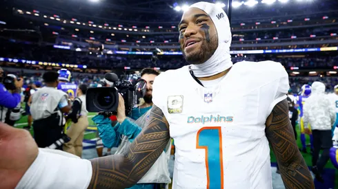 Tua Tagovailoa #1 of the Miami Dolphins celebrates after defeating the Los Angeles Rams in the game at SoFi Stadium on November 11, 2024 in Inglewood, California.