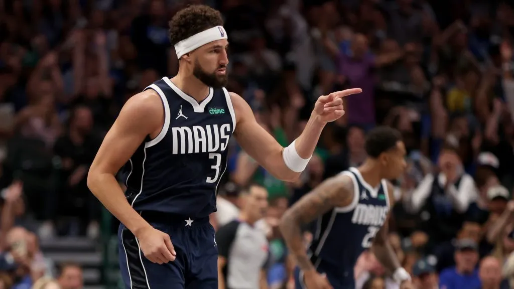 Klay Thompson #31 of the Dallas Mavericks reacts after scoring against the San Antonio Spurs during the third quarter at American Airlines Center on October 24, 2024 in Dallas, Texas. (Photo by Sam Hodde/Getty Images)