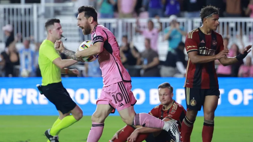 lionel messi celebrates