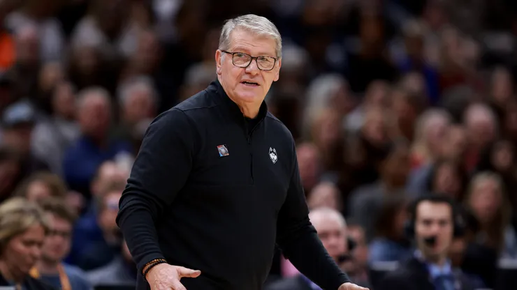 Head coach Geno Auriemma of the UConn Huskies