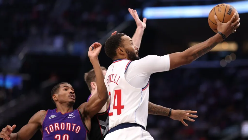 Norman Powell dribbling