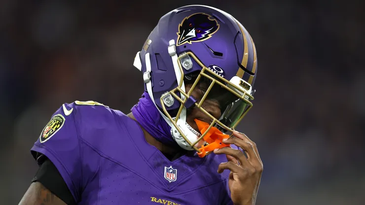 Lamar Jackson #8 of the Baltimore Ravens reacts against the Cincinnati Bengals during the third quarter at M&T Bank Stadium on November 07, 2024 in Baltimore, Maryland.