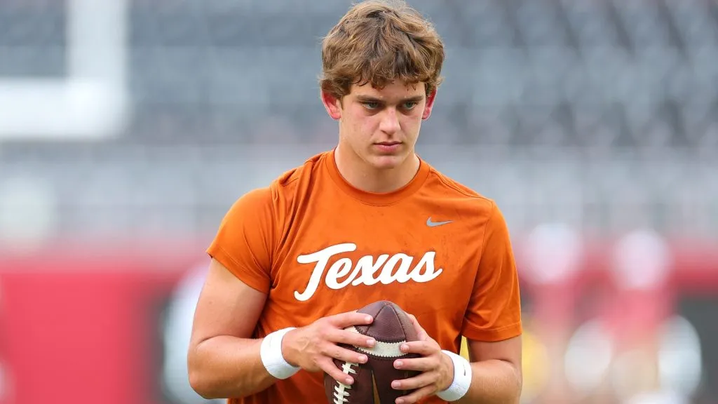 Arch Manning #16 of the Texas Longhorns warms-up prior to a game against the Alabama Crimson Tide at Bryant-Denny Stadium on September 09, 2023. (Source: Kevin C. Cox/Getty Images)
