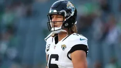 Trevor Lawrence #16 of the Jacksonville Jaguars warms up prior to a game against the Philadelphia Eagles at Lincoln Financial Field on November 03, 2024 in Philadelphia, Pennsylvania.