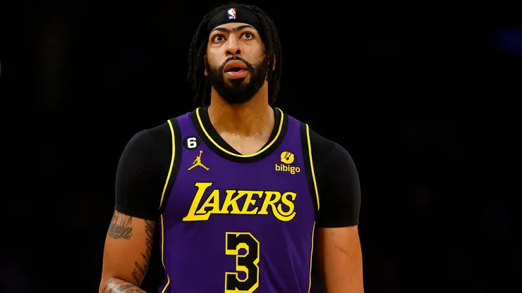 Anthony Davis #3 of the Los Angeles Lakers at Crypto.com Arena