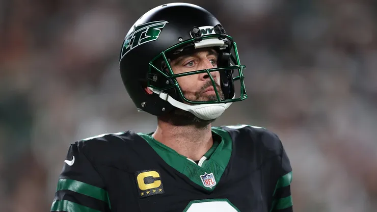 Aaron Rodgers #8 of the New York Jets looks on during the third quarter against the Houston Texans at MetLife Stadium on October 31, 2024 in East Rutherford, New Jersey.