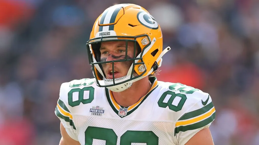 Luke Musgrave #88 of the Green Bay Packers in action against the Chicago Bears during the second quarter at Soldier Field on September 10, 2023 in Chicago, Illinois.