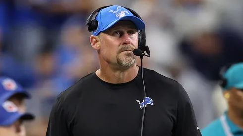 Head coach Dan Campbell looks on during warmups prior to their game against the Los Angeles Rams at Ford Field on September 08, 2024 in Detroit, Michigan.