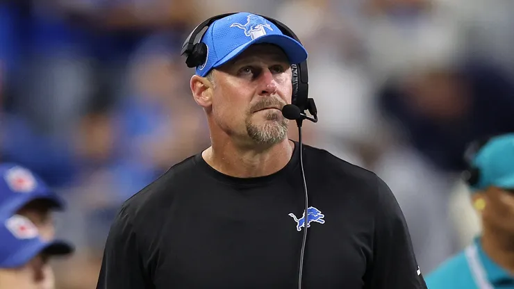 Head coach Dan Campbell looks on during warmups prior to their game against the Los Angeles Rams at Ford Field on September 08, 2024 in Detroit, Michigan.