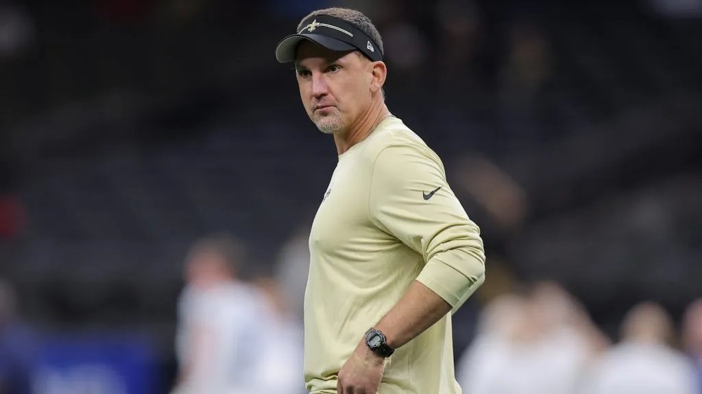 Head coach Dennis Allen of the New Orleans Saints look on during pregame against the Tennessee Titans at Caesars Superdome on September 10, 2023. (Source: Jonathan Bachman/Getty Images)