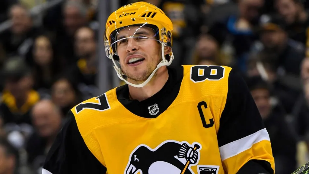 Pittsburgh Penguins Center Sidney Crosby smiles during the third period in the NHL, Eishockey Herren, USA game between the Pittsburgh Penguins and the Edmonton Oilers on November 2, 2019. (Source: IMAGO / Icon Sportswire)