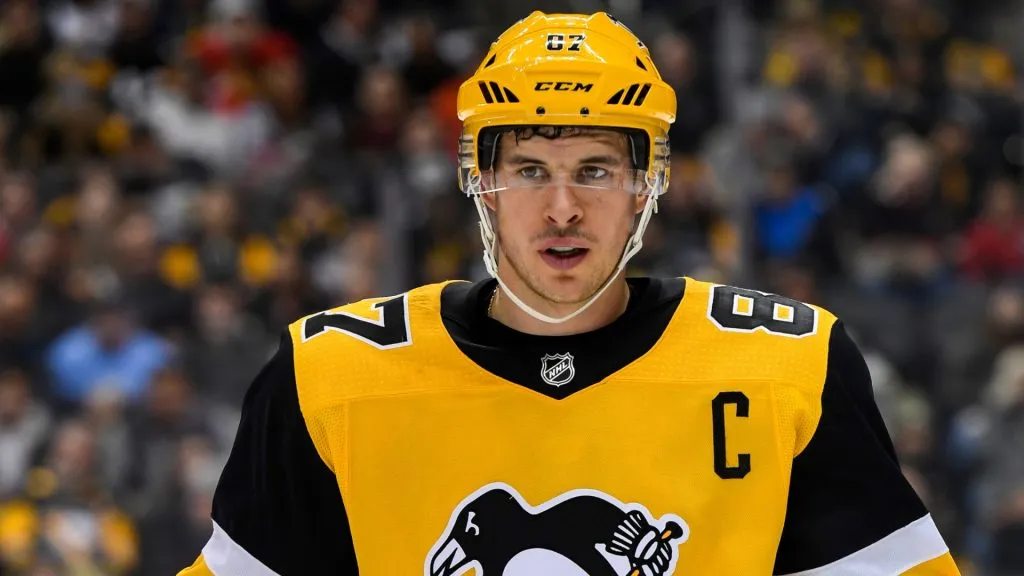 Pittsburgh Penguins Center Sidney Crosby looks on during the first period in the NHL, Eishockey Herren, USA game between the Pittsburgh Penguins and the Chicago Blackhawks on November 9, 2019. (Source: IMAGO / Icon Sportswire)