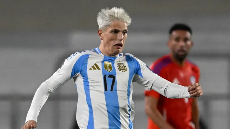 Alejandro Garnacho of Argentina during a match against Chile