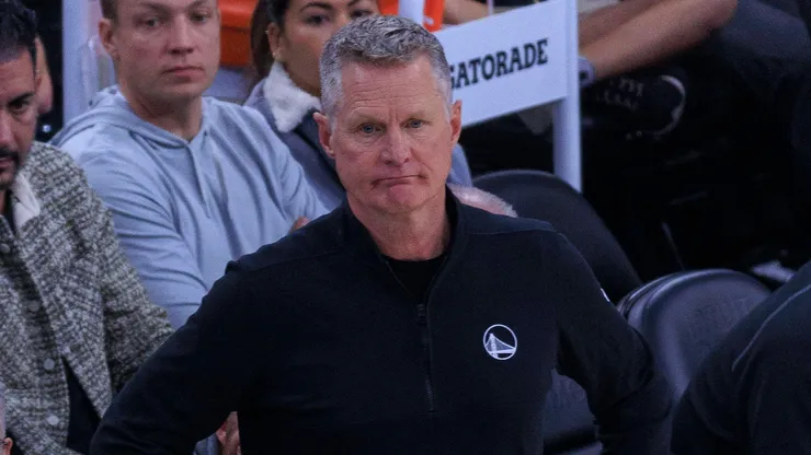 Head coach, Steve Kerr of the Golden State Warriors watches the game during their regular season NBA, Basketball Herren, USA game against the Los Angeles Clippers on Monday November 18, 2024 at Intuit Dome Arena in Inglewood, California. Clippers defeat Warriors, 102-99.