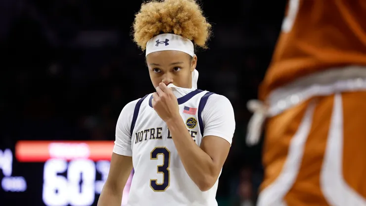 Notre Dame Fighting Irish guard Hannah Hidalgo (3)