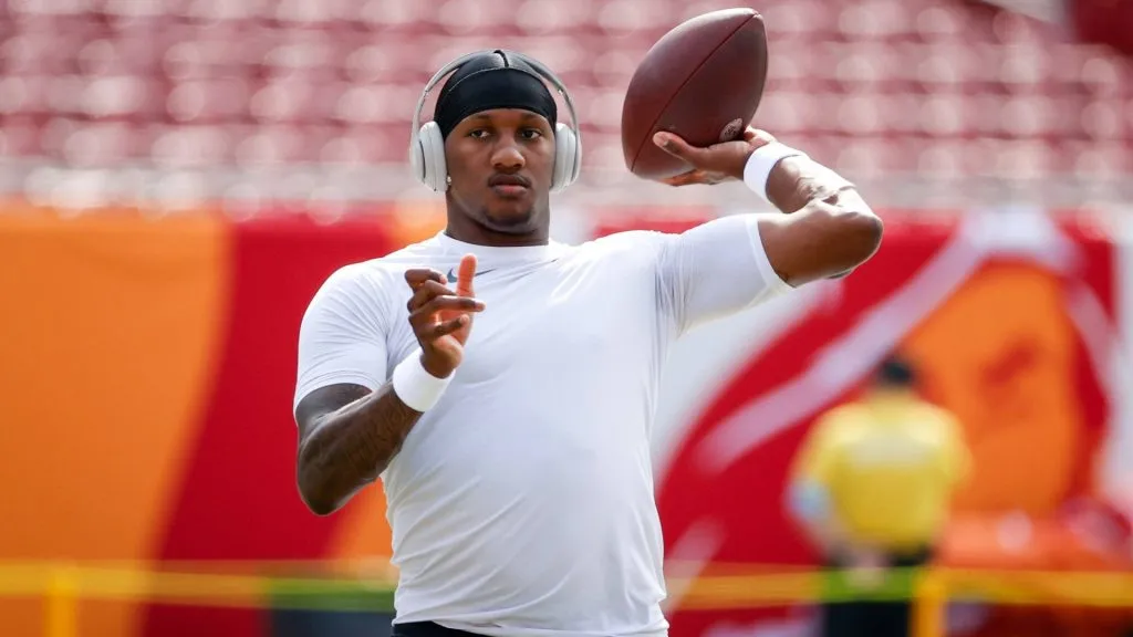 Michael Penix Jr throwing the ball