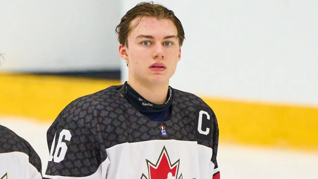 Team Canada with captain Connor Bedard, CAN U18 Nr. 16 sad after the match FINLAND – CANADA 6-5, Eishockey WORLD CHAMPIONSHIPS quarter final. (Source: IMAGO / ActionPictures)